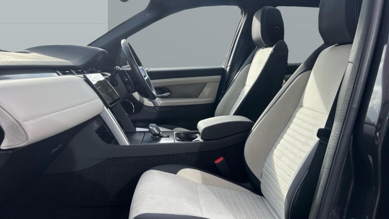 Land Rover Discovery Sport 2.0 D200 Dynamic SE 5dr Auto [7 Seat] Diesel Station Wagon